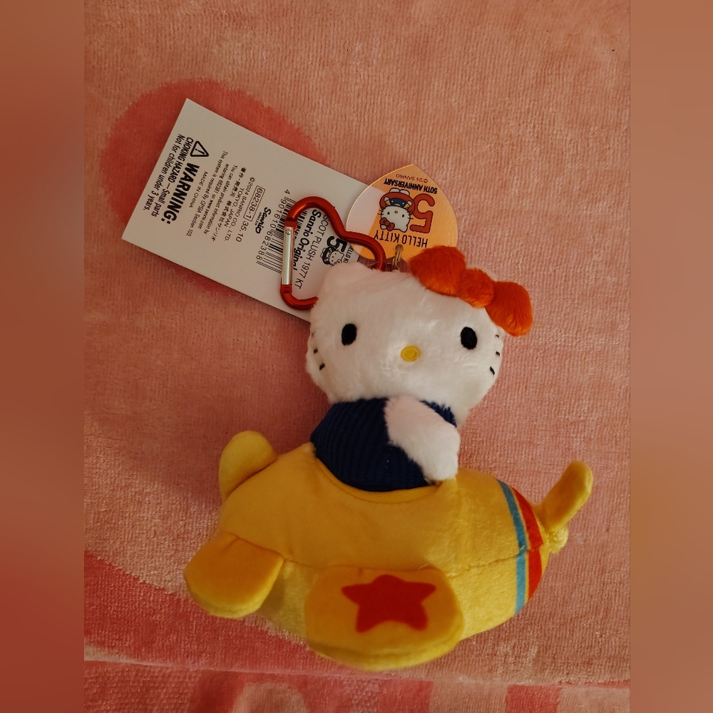 EXCLUSIVE - Hello Kitty Officially Licensed 50th Anniversary Purse Pal Plushie - Picture 4 of 8